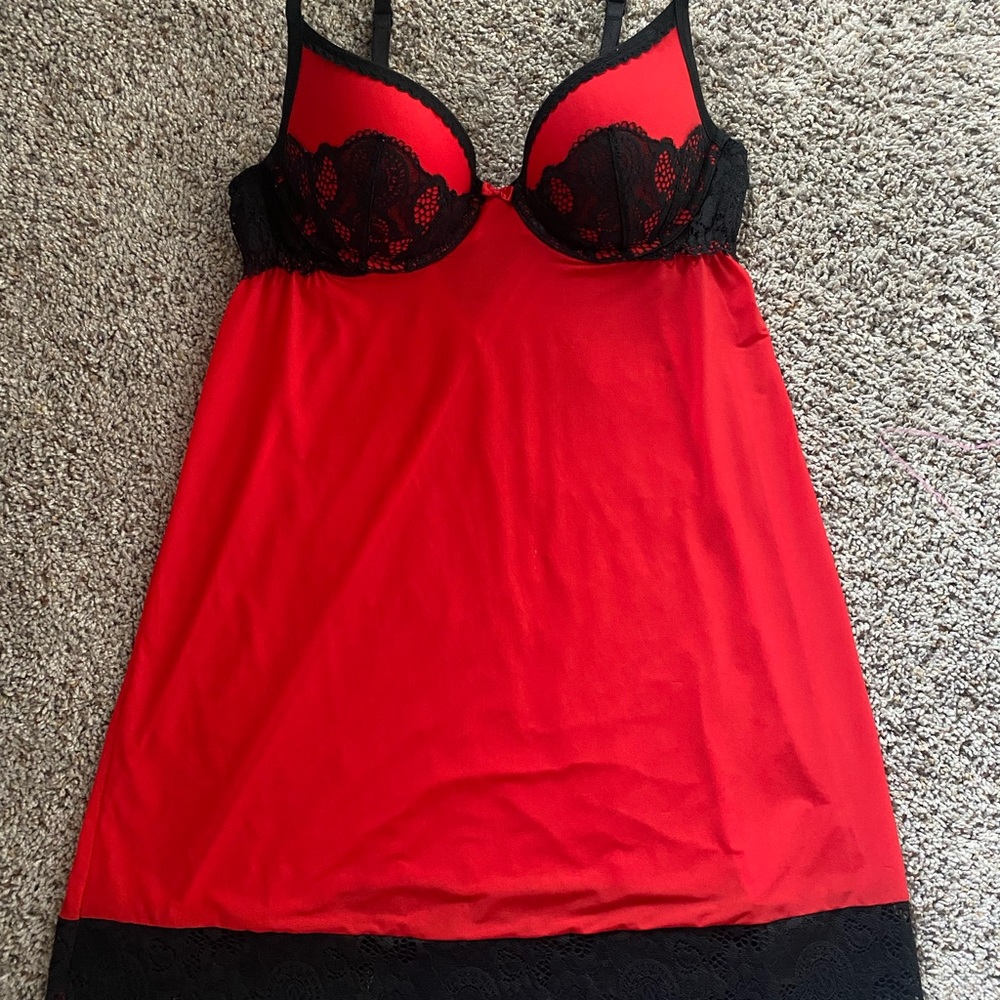 Victoria’s Secret Top / 34B